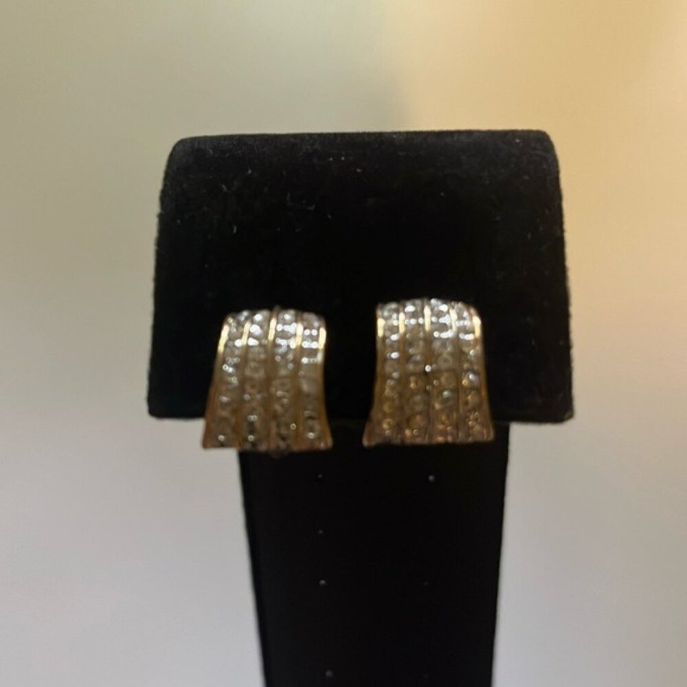 💛 Vintage Gold-Tone Clip-On Earrings with Rhinestone Accents